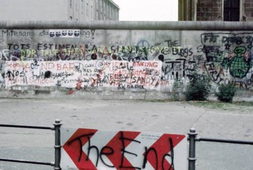 سقوط سور برلين والديمقراطية الاجتماعية