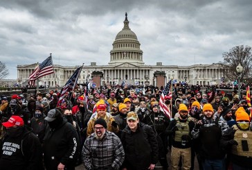 تمرد في واشنطن: الديمقراطية فريسة مشرط التطرف