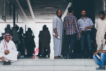 نظام الكفالة في الخليج… عُبوديّةٌ حديثة؟