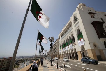 الجزائر والمعادلة الصعبة.. الأزمة الروسية الأوكرانية ومخاطر الانحياز