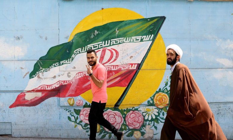 “الأصوليون الجدد” في إيران.. تيار أكثر تشددًا يهدد التوصل إلى اتفاق نووي