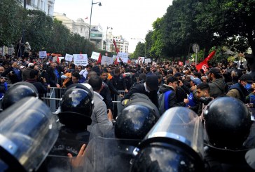 انسدادٌ كاملٌ في تونس: تَبِعات تعثُّر المشروع السياسي للرئيس قيس سعيّد