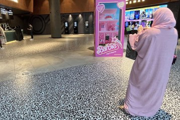 دمية باربي.. الجندرية الملونة بنسوية استعمارية