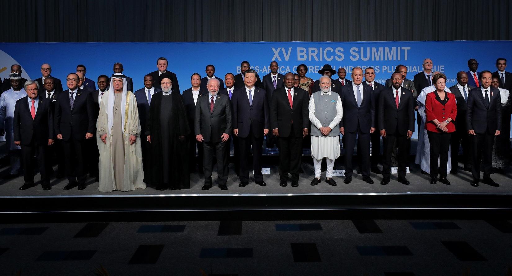 الإمارات ومجموعة «بريكس»: انخراط ديناميكي جديد مع الاقتصادات الصاعدة