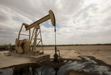 دور المضاربات في انهيار أسعار النفط العالمية