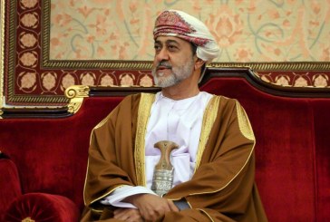 سلطان عُمان ينقل بعض صلاحياته إلى الحكومة الجديدة