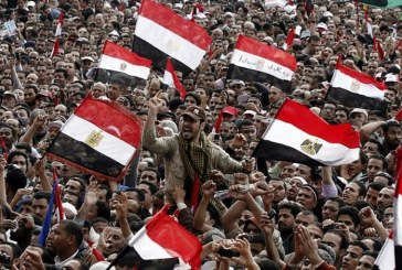 تشريح الثورة المصرية: عقبات وتحديات ومسارات