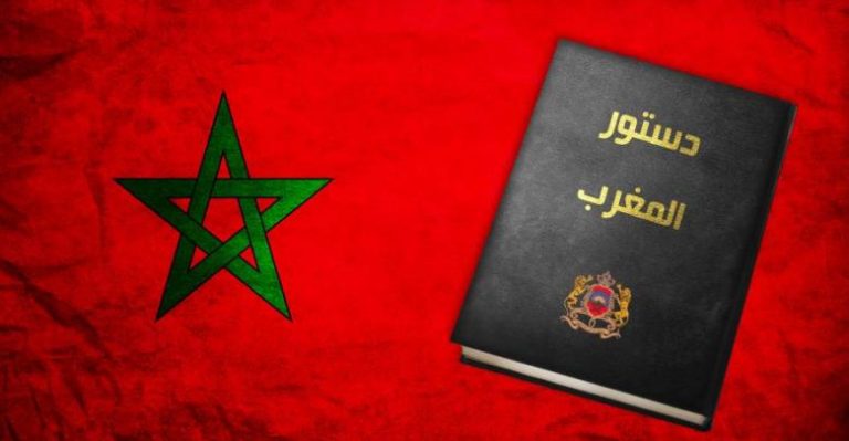 الدستور المغربي لسنة 2011 والأدوار الجديدة لإشراك المجتمع المدني في العمل التشريعي : قراءة في القوانين والمساطر