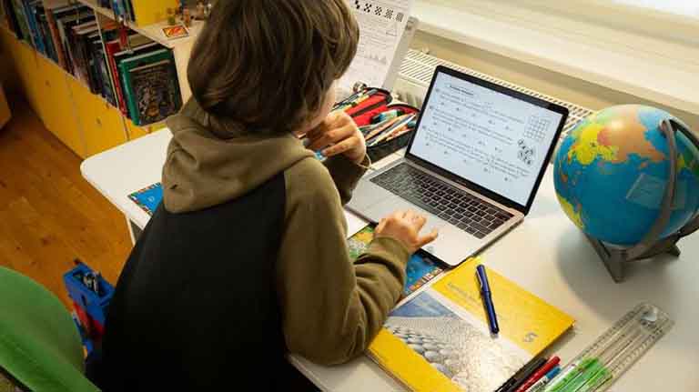 التعليم من بعد وتأثيره في اللغة العربية