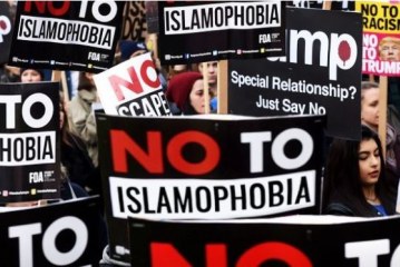 فرنسا – ماكرون: محاولة الإستثمار في الإسلاموفوبيا عبر التوسّل بالعنف الرمزي