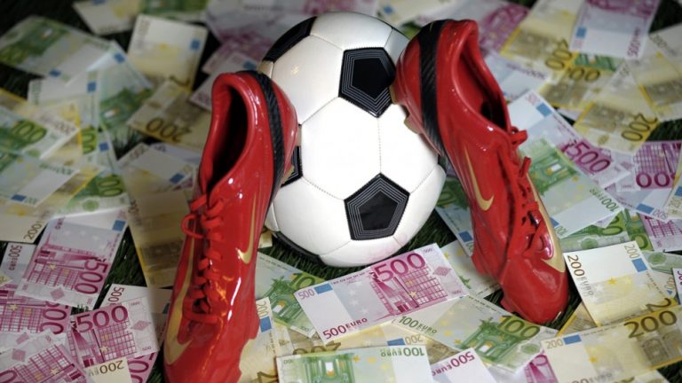 رياضة  كرة القدم: رؤية استراتيجيّة في سياق كرة القدم المحترفة الأوروبية
