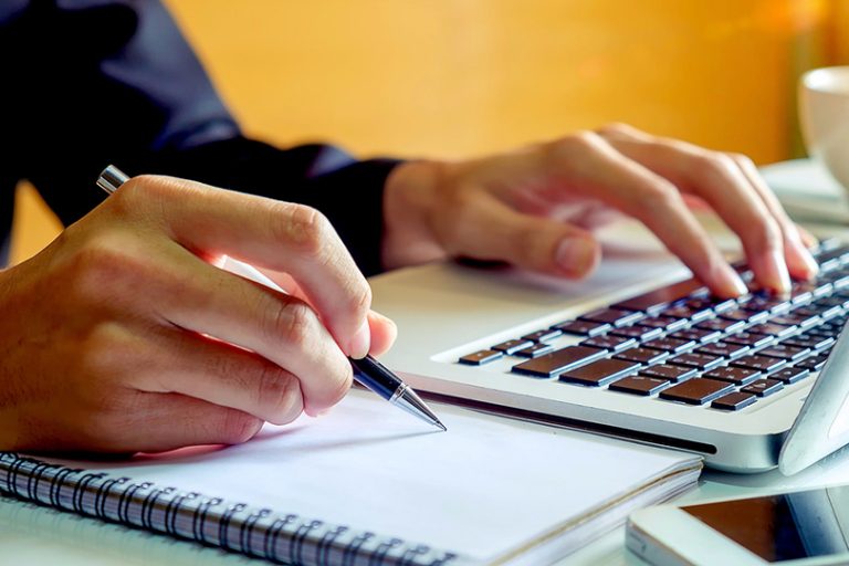 إعداد المعلم الباحث استراتيجية مركزية