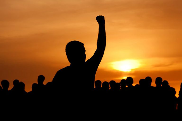 متى يصبح التمرد ضرورة؟