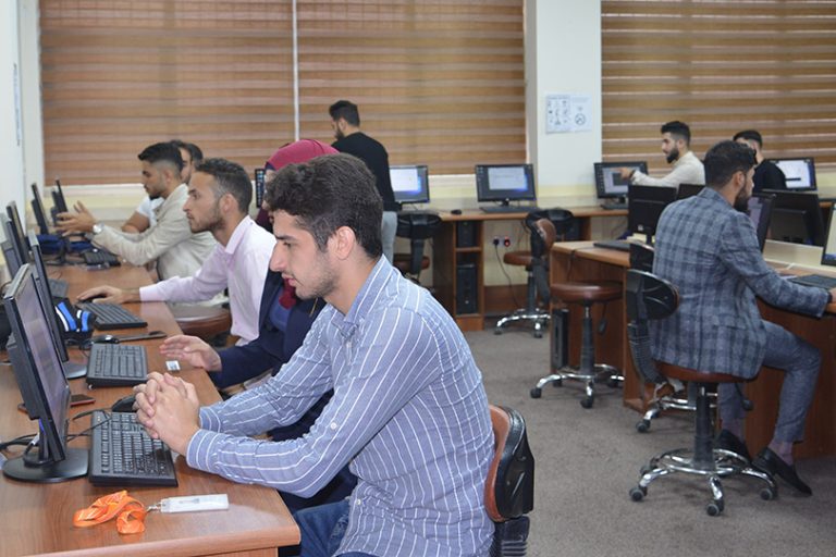 ما دور الشباب في تطوير مهاراتهم ليتخلصوا من البطالة؟