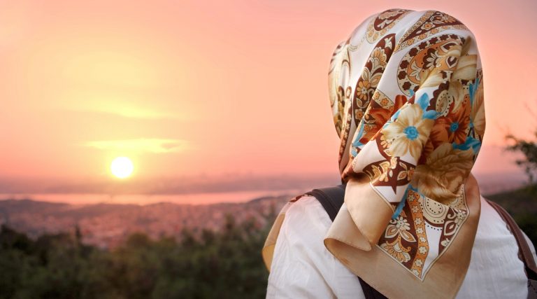 المرأة وصراع الوجود