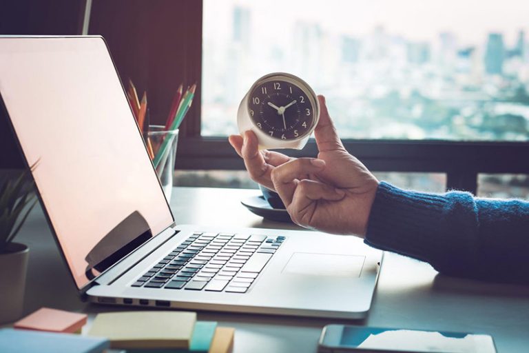إدارة الوقت بين الربح والخسارة
