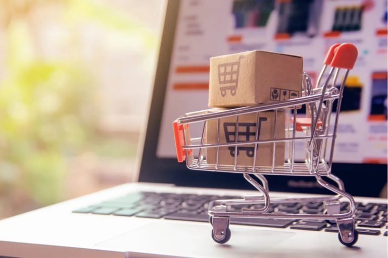 التسوق الالكتروني: هل يصبح وسيلة الشراء الوحيدة في المستقبل؟
