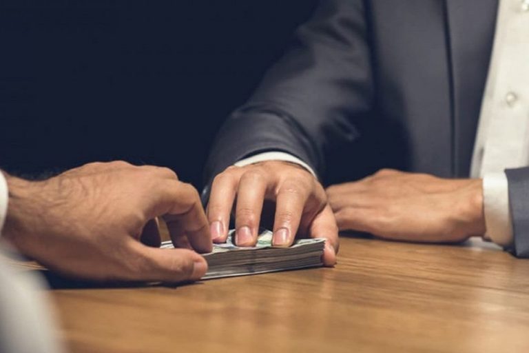 عقوبات السلطة الإدارية بحق المخالفين