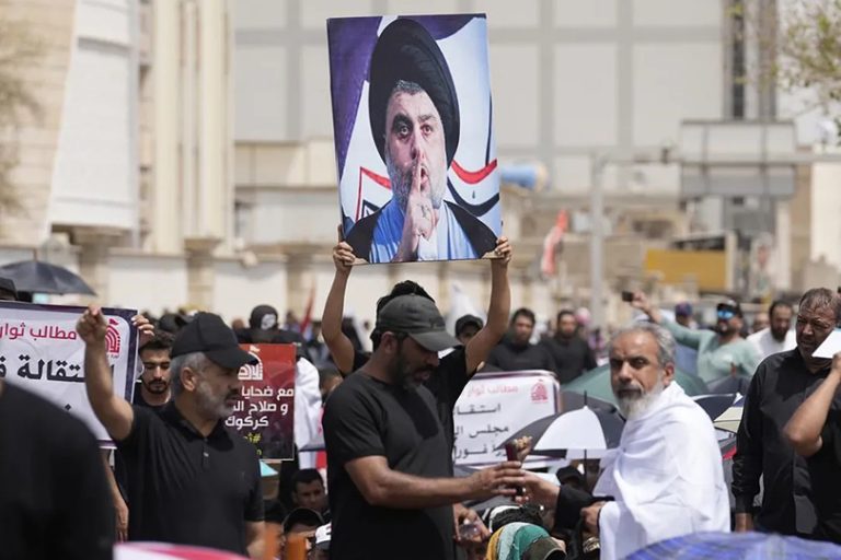 هل ينجح الصدر في تغيير النظام السياسي في العراق؟