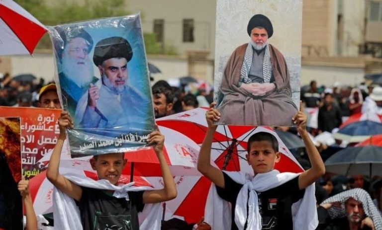 تفجير الأزمة: قراءة في قرار مقتدى الصدر اعتزال العمل السياسي نهائيًا