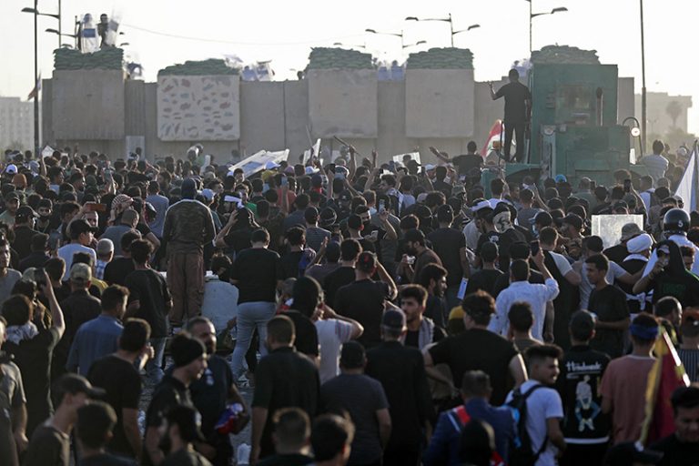 الاعتقال المتبادل بين الشعب والسلطة