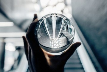 هل الحاضر هو الذي يصنع المستقبل أم العكس؟