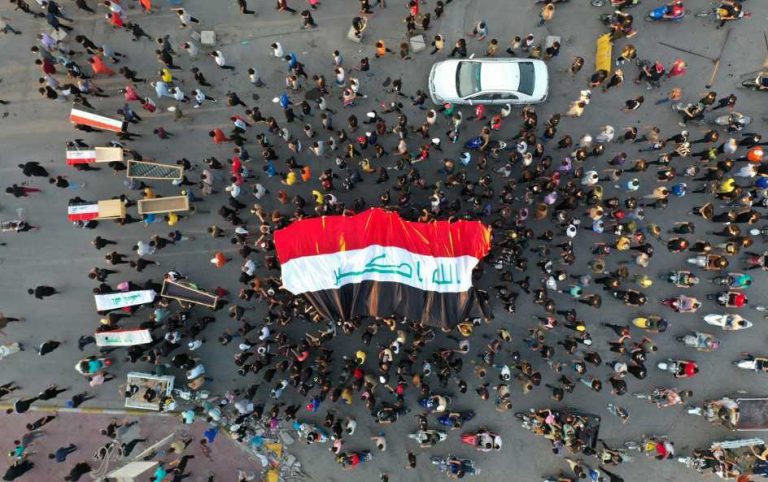 فهم السياسة والنخبة السياسية العراقية: أزمة الدولة ومشكلة الممارسة