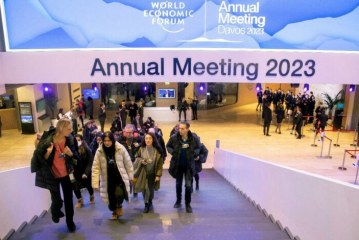 المخاطر الاقتصادية على منصة دافوس العالمية