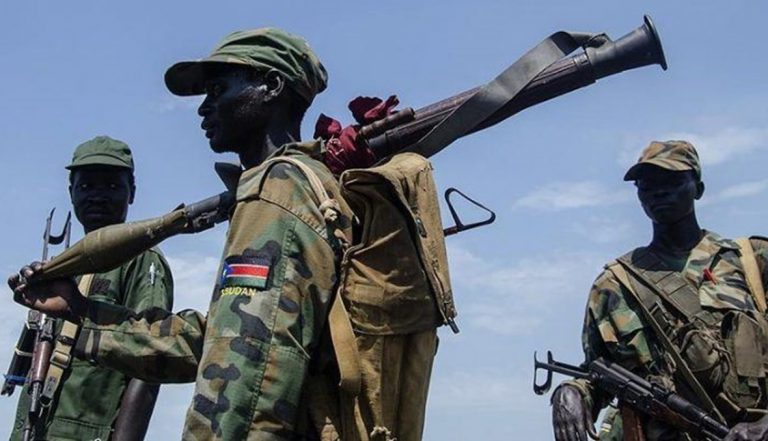 ما وراء الحياد: مستقبل توجهات الحركات المسلحة السودانية إزاء الصراع بين الجيش والدعم السريع