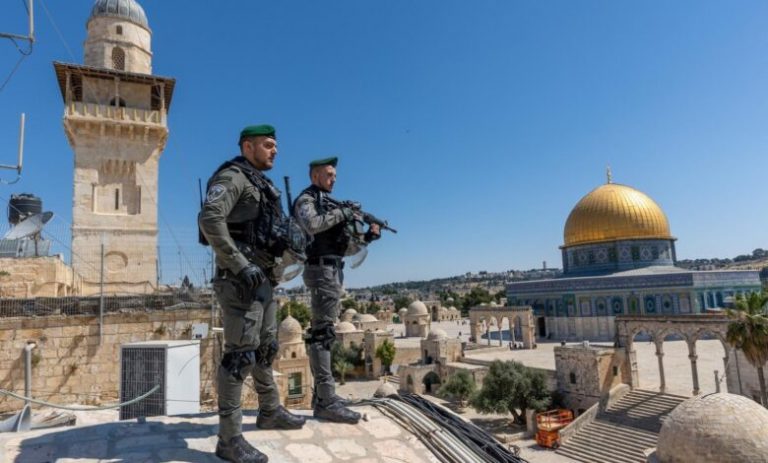 اتساع دائرة العنف: كيف يدفع التصعيد الإسرائيلي ضد الفلسطينيين بالأوضاع إلى حافة الهاوية؟