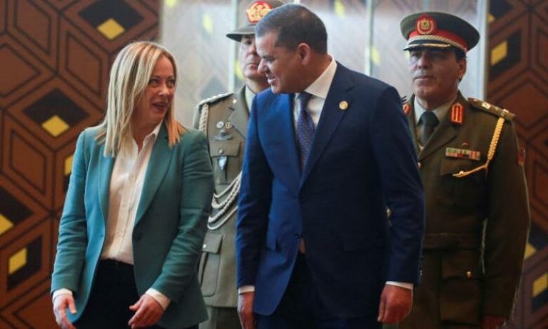 مقامرة سياسية: لماذا تحرص إيطاليا على دعم حكومة منتهية الولاية في ليبيا؟