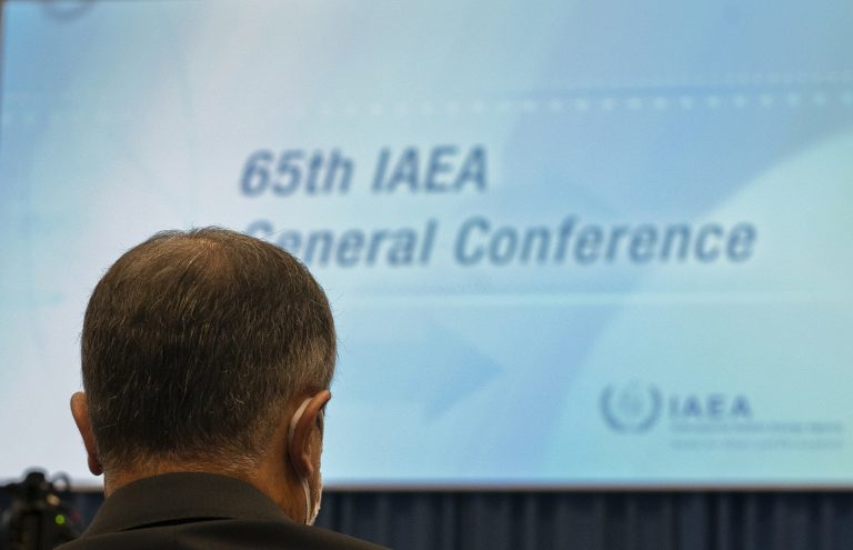 العودة إلى «الضغوط القصوى»: المتغيرات الجديدة في الملف النووي الإيراني والسيناريوهات المحتملة