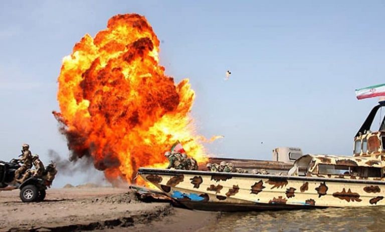 الاستراتيجية الأمريكية في مواجهة الأساطيل الإيرانية