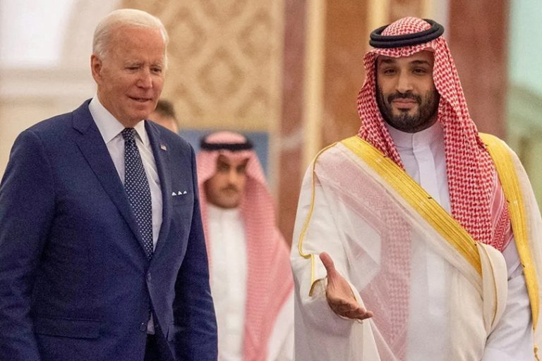 العلاقات السعودية الأميركية: إغراءات واشنطن باتفاق دفاعي مقابل التطبيع
